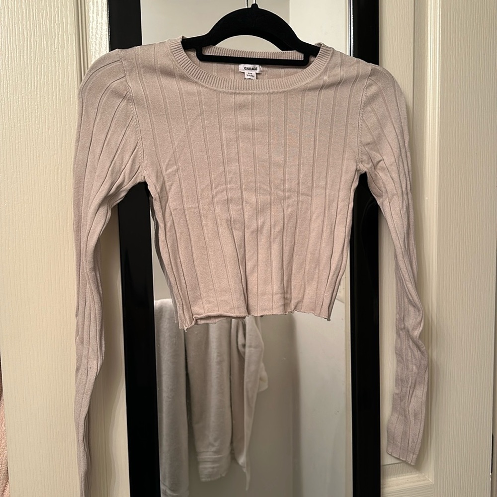Garage long sleeve crop top NWT